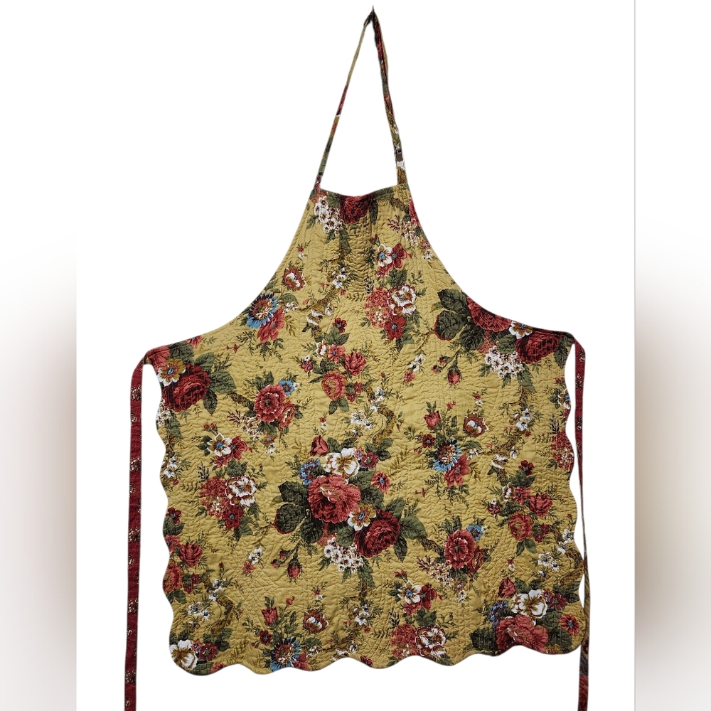 C & F Enterprises 100% Cotton Floral Reversible Quilted Adult Apron